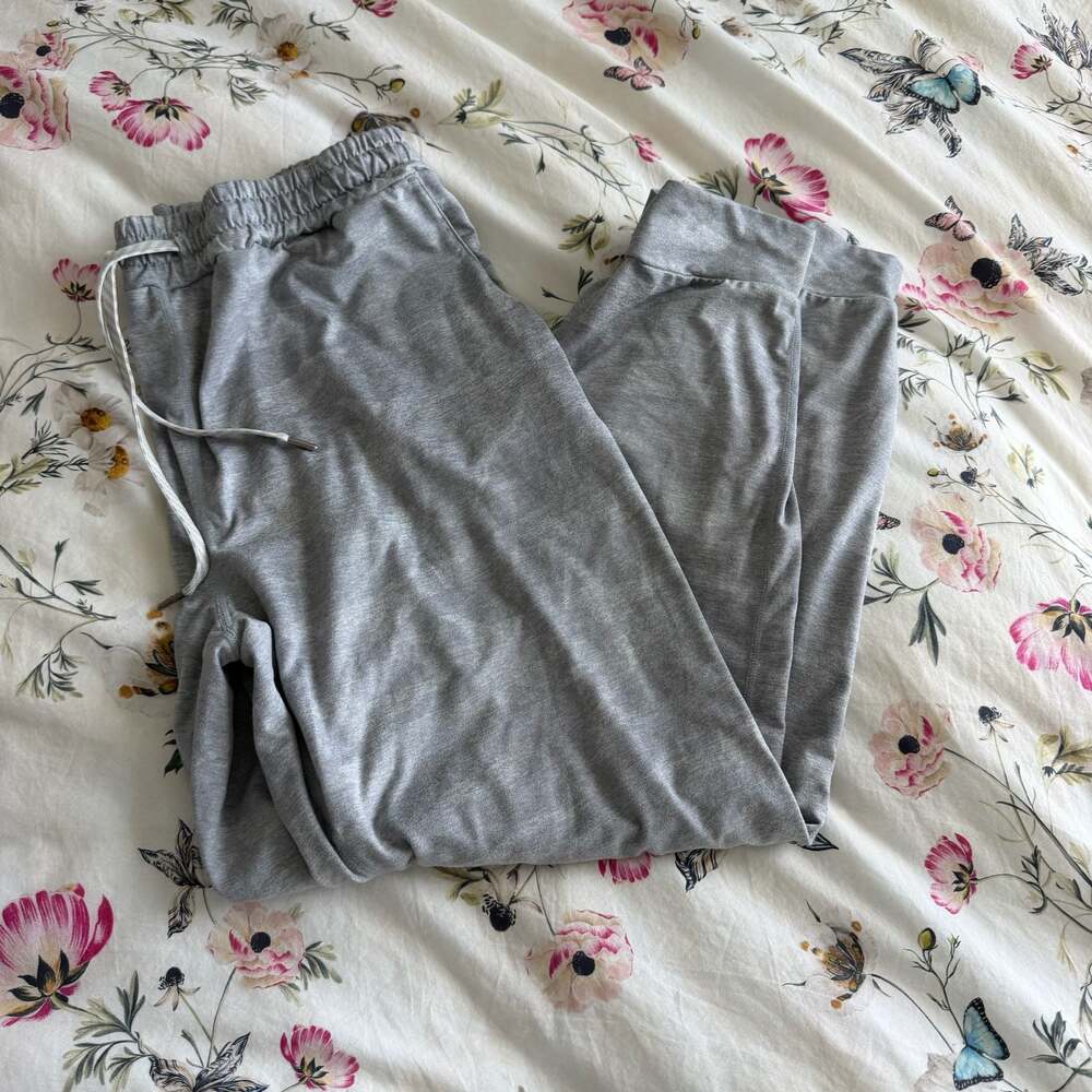 Vuori Performance Jogger Sweatpants - Heather Grey